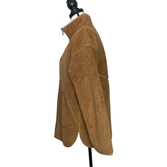 Lululemon Reversible Fleece Jacket in Bold Beige - Picture 4 of 9